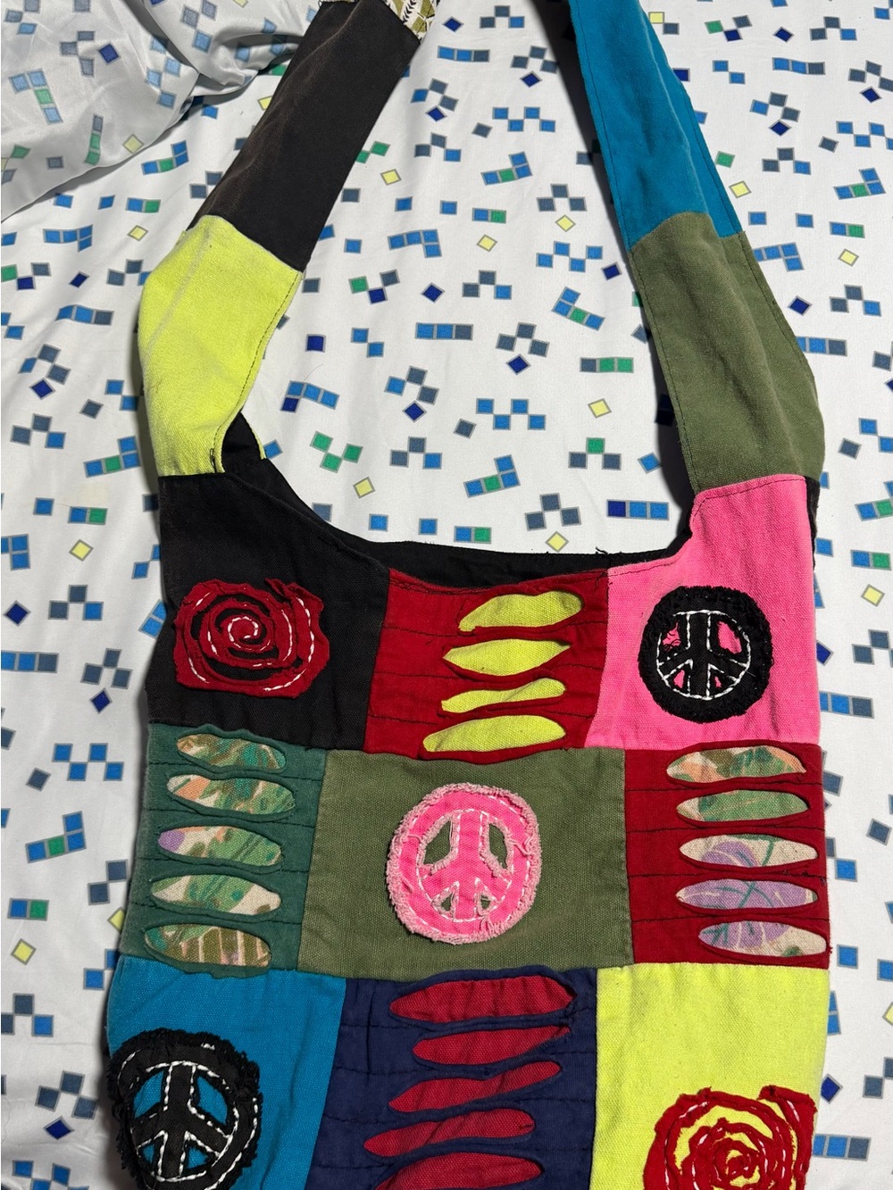 Colorblock Patchwork Peace Sign Shoulder Bag - Multicolor